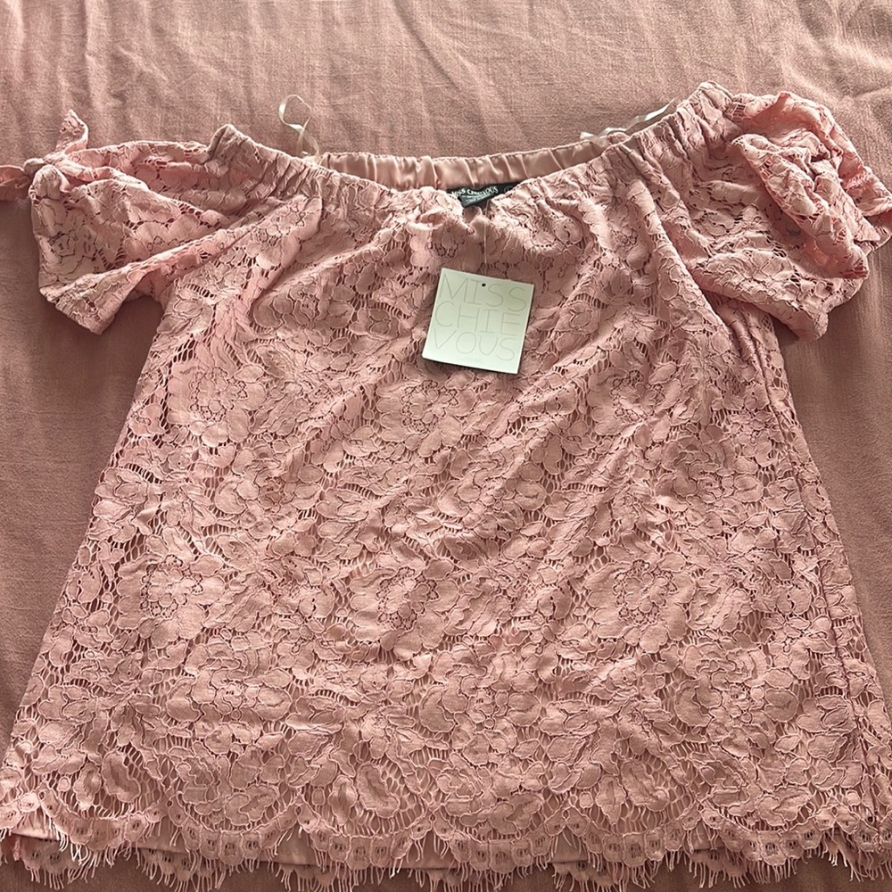 Miss chievous off shoulder top. Color Bridal Rose